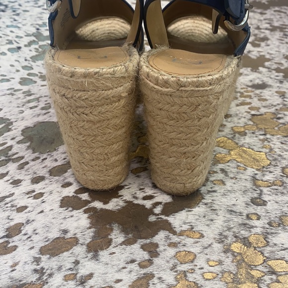 Marc Fisher navy wedges - Picture 4 of 5